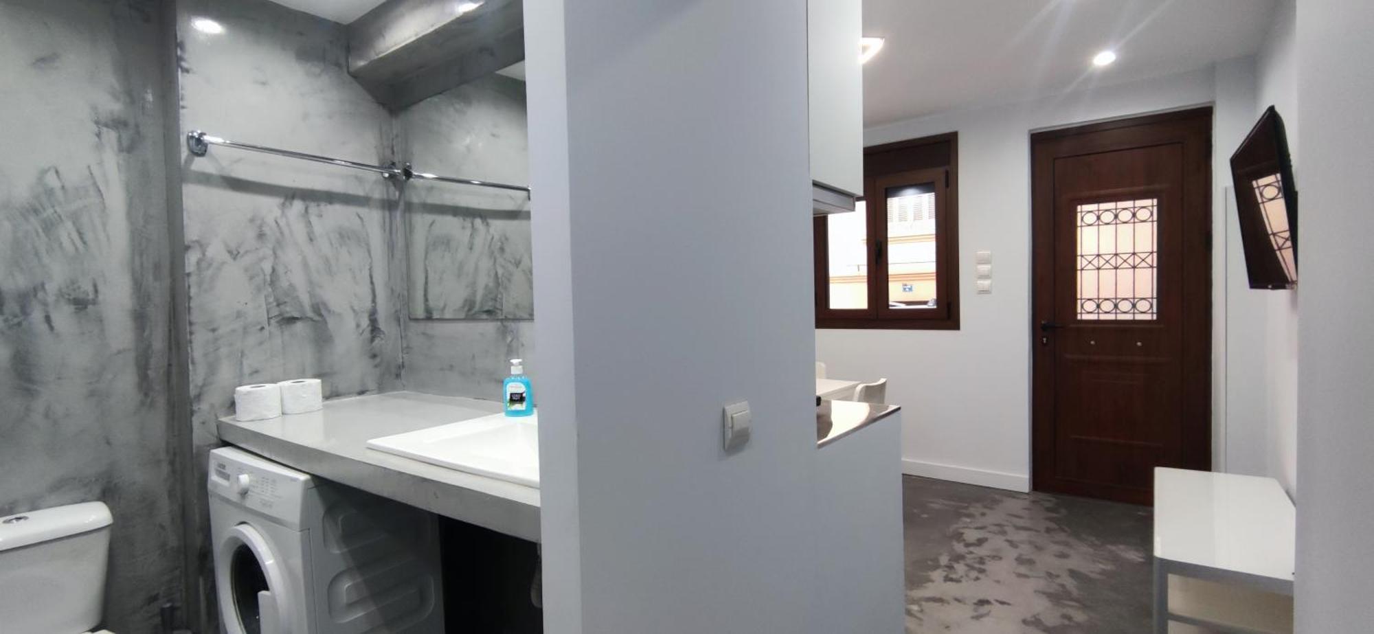New Apartment With A Separate Entrance Near The Subway. 雅典 外观 照片