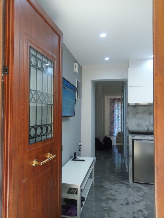 New Apartment With A Separate Entrance Near The Subway. 雅典 外观 照片