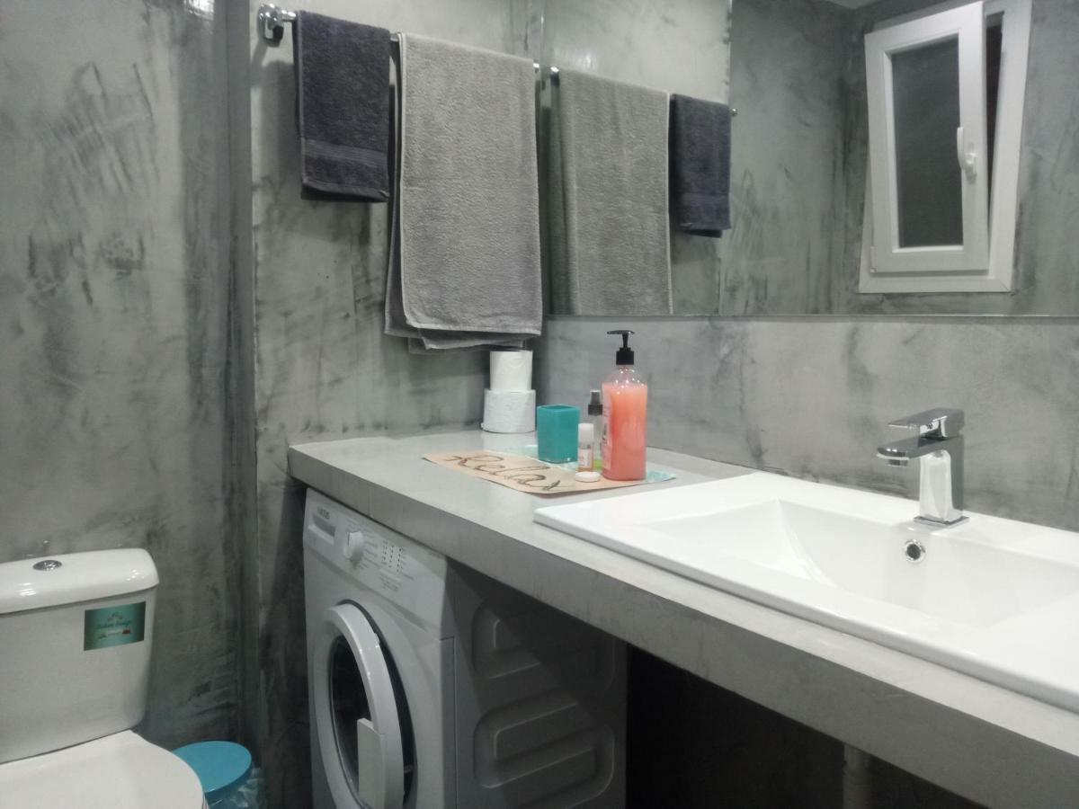 New Apartment With A Separate Entrance Near The Subway. 雅典 外观 照片